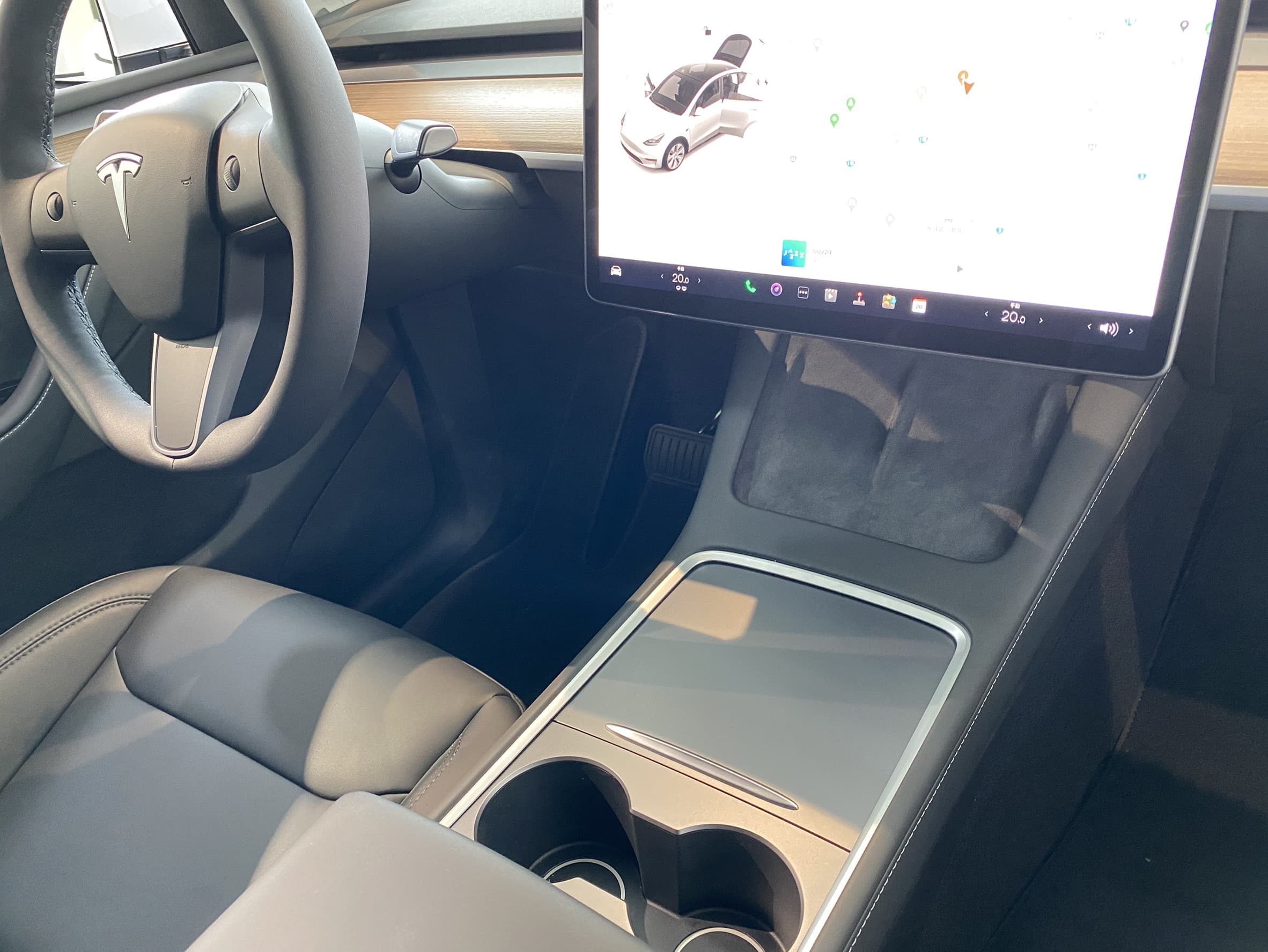 特斯拉 Tesla Model Y LR / Performance 開箱